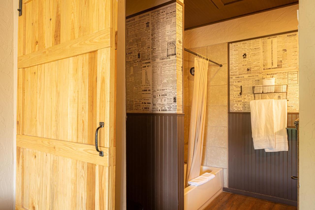 Miners Cabins #1 - Two Double Beds And Private Balcony Tombstone Exterior foto