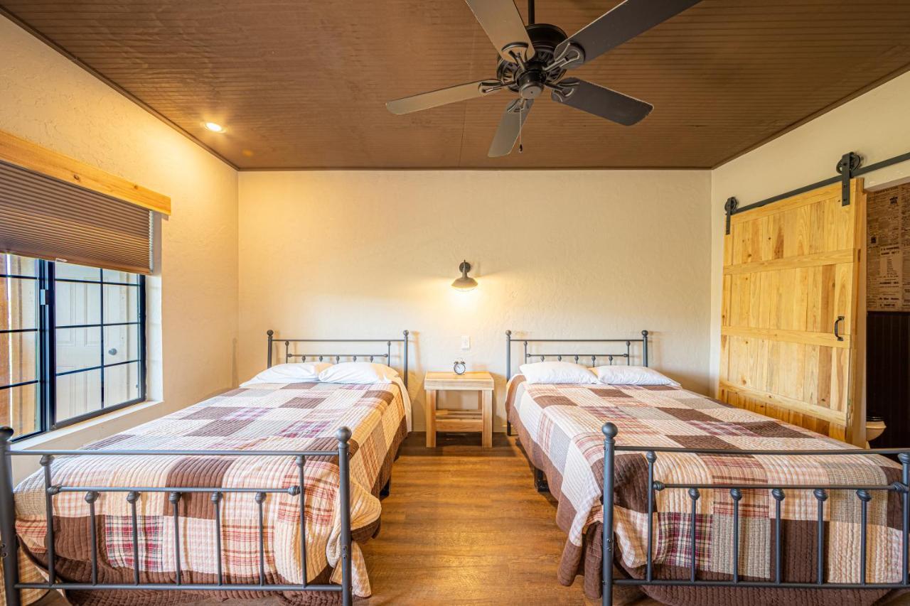 Miners Cabins #1 - Two Double Beds And Private Balcony Tombstone Exterior foto