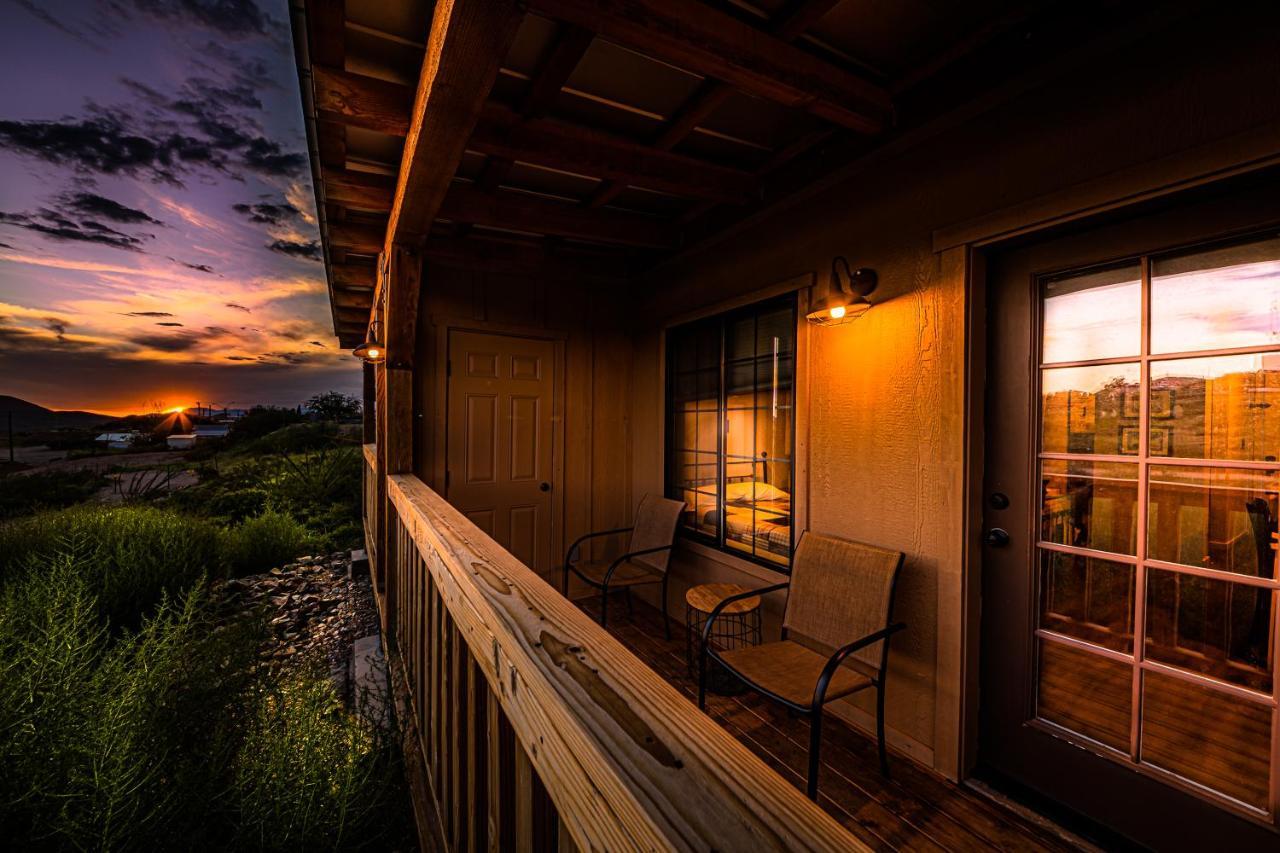 Miners Cabins #1 - Two Double Beds And Private Balcony Tombstone Exterior foto