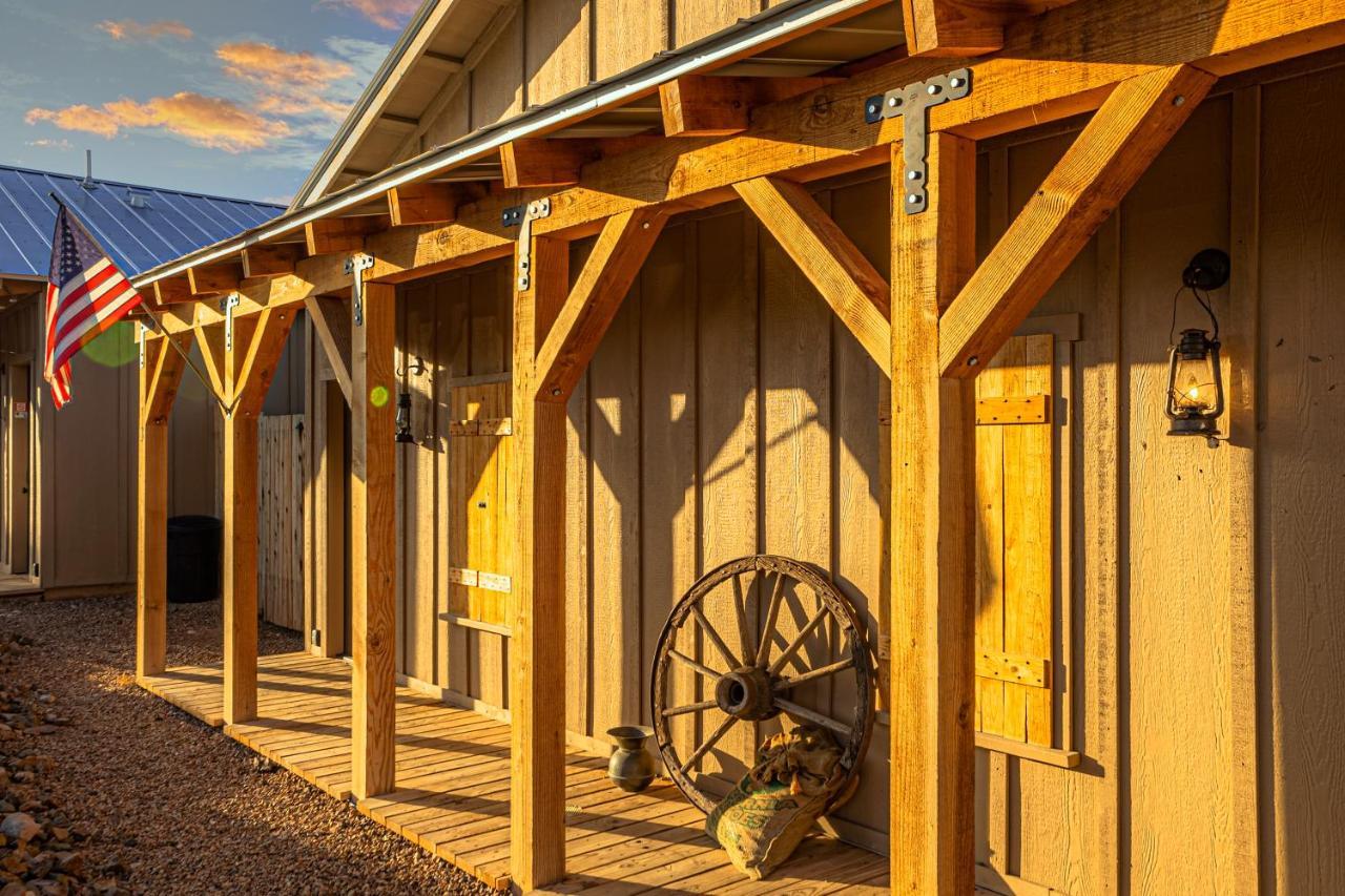 Miners Cabins #1 - Two Double Beds And Private Balcony Tombstone Exterior foto